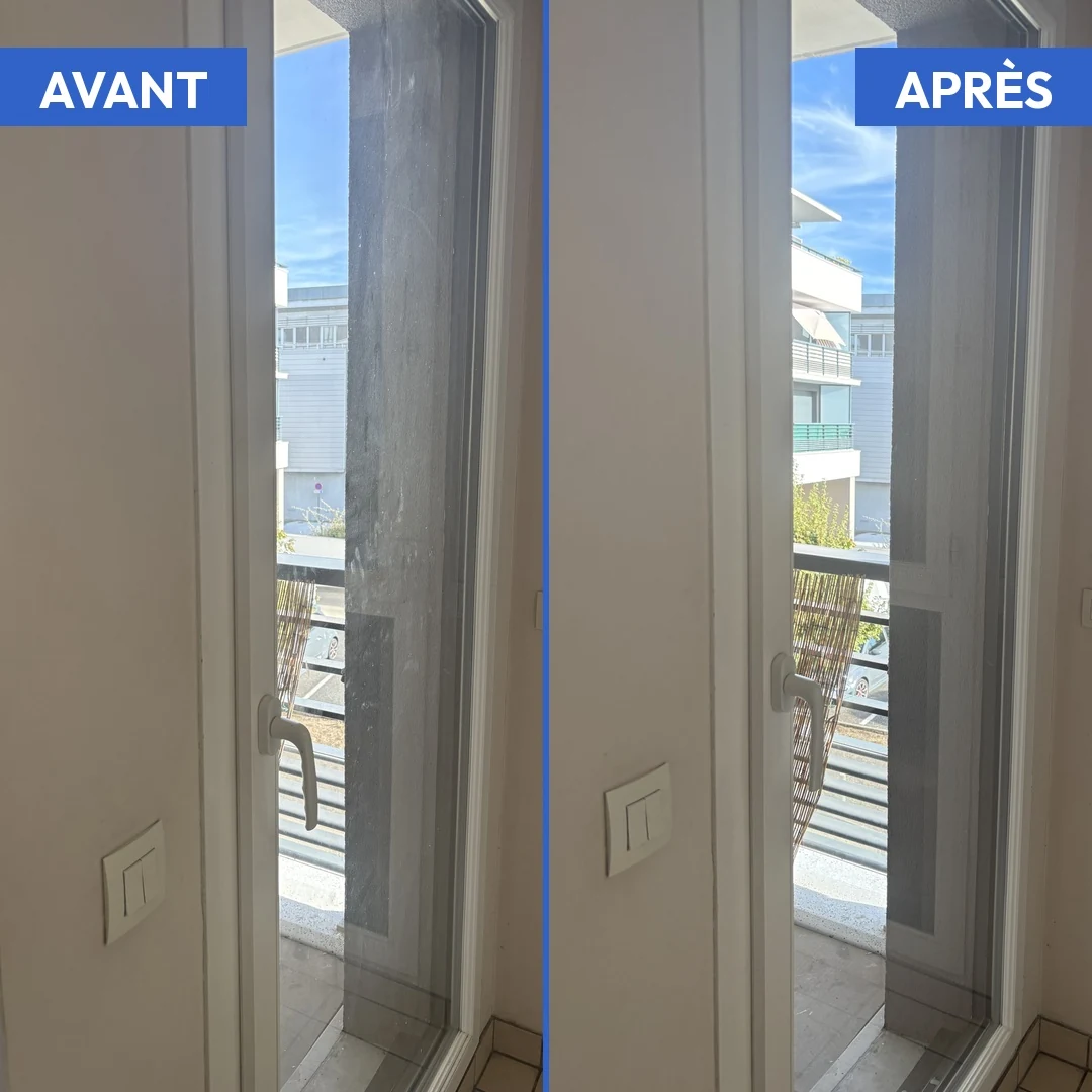 Porte-fenêtre avant et après le nettoyage des vitres par Vitralio Bordeaux