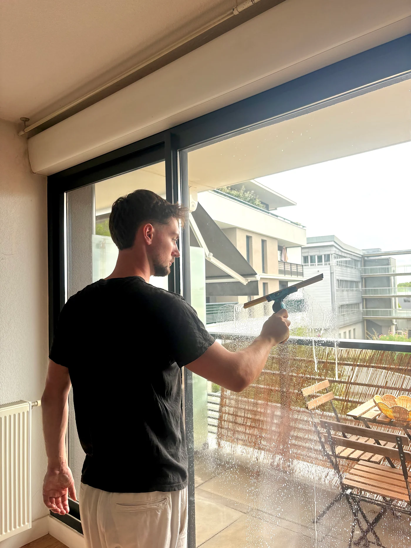Nettoyage d'une baie vitrée chez un particulier à Bordeaux
